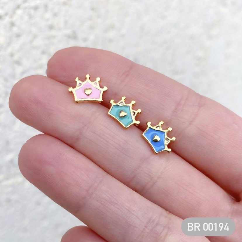 BRINCO INFANTIL COROA RESINADA 1 CM BX OS BRINCOS NAO ACOMPANHAM TARRAXAS