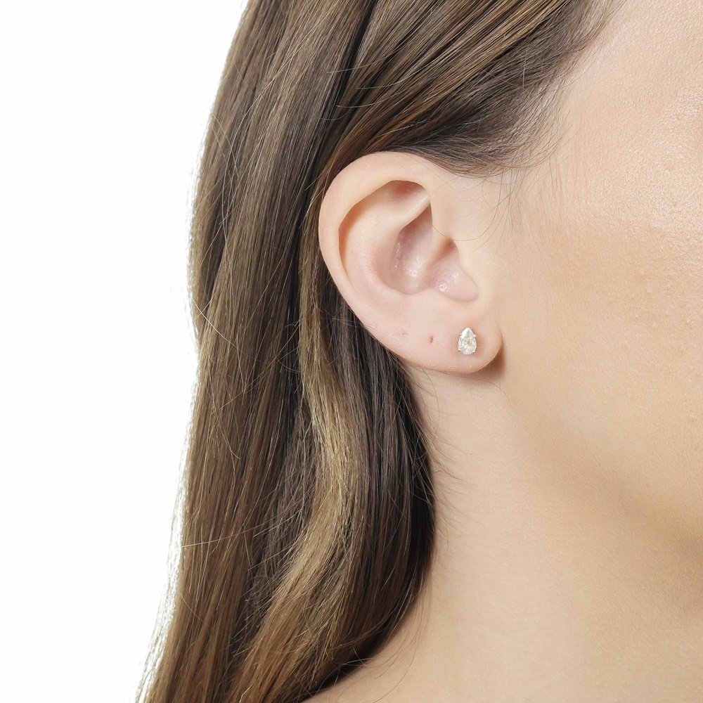 BRINCO PONTO DE LUZ GOTA 4X6 MM MEDIA ZIRCONIA IMP OS BRINCOS NAO ACOMPANHAM TARRAXAS